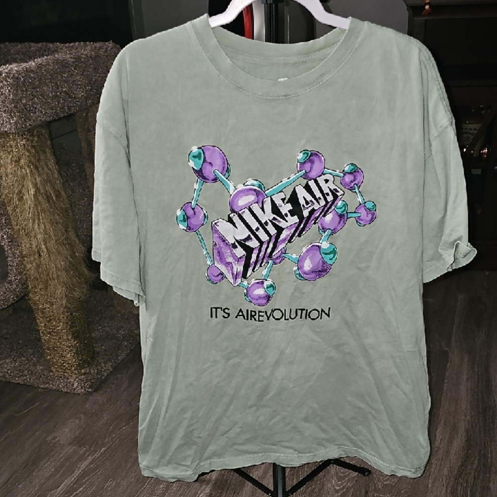 NIKE mens Graphic Tshirt!!!